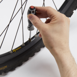 Démonte-obus pour valves Schrader