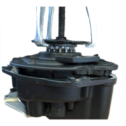 Extractor for Bosch engine case