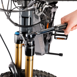 VAR | Flat-faced socket for fork top cap 28mm