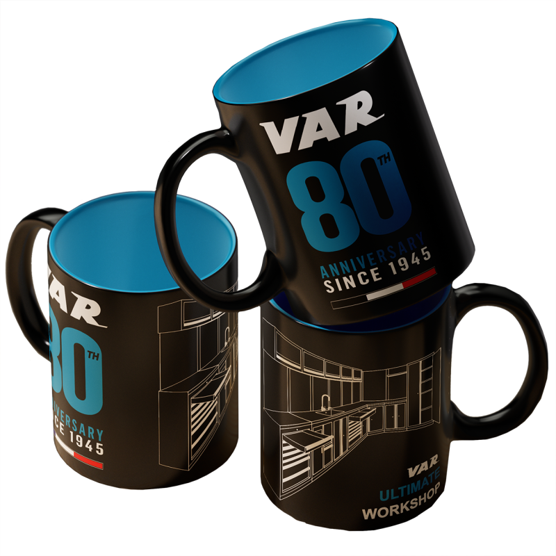 VAR | "Mug VAR - Édition ""80 ANS"" - Noir et Bleu"