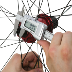 Electronic digital caliper with metal cover - capacity up to 150mm 