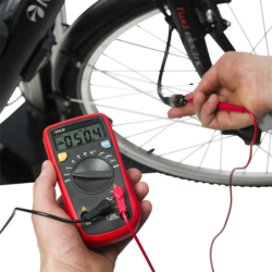 Auto ranging digital multimeter