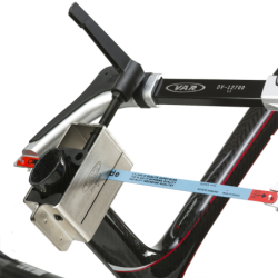 Adjustable fork column cutting guide